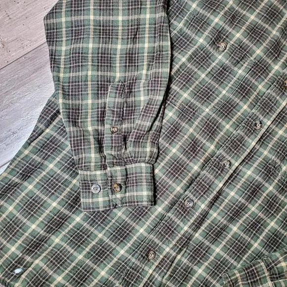 Outdoor Life Men's Green Plaid Flannel Buttondown Shirt Size Large - Picture 2 of 12